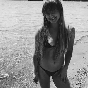 Meet your Posher, Sela